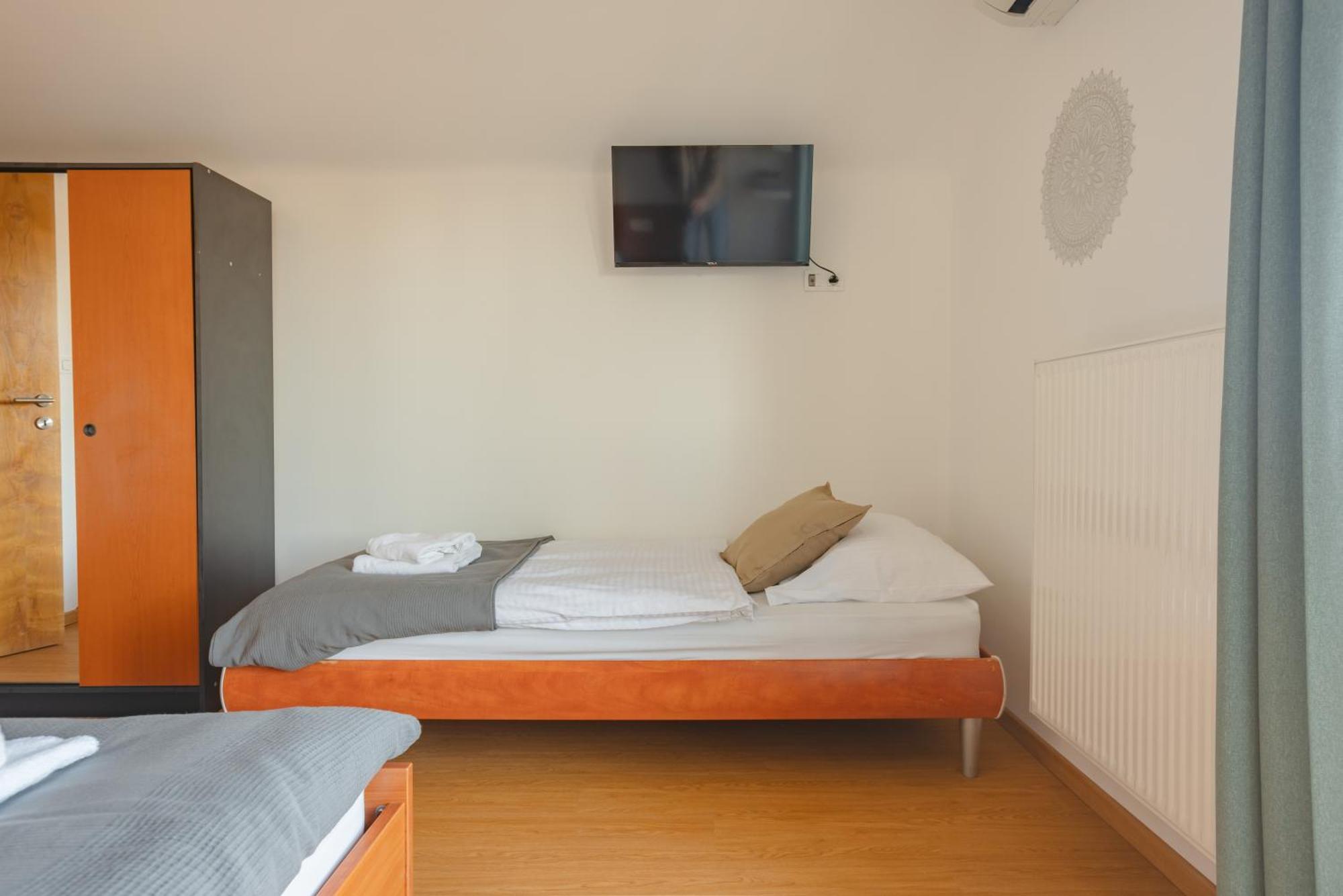 Klara Apartment *