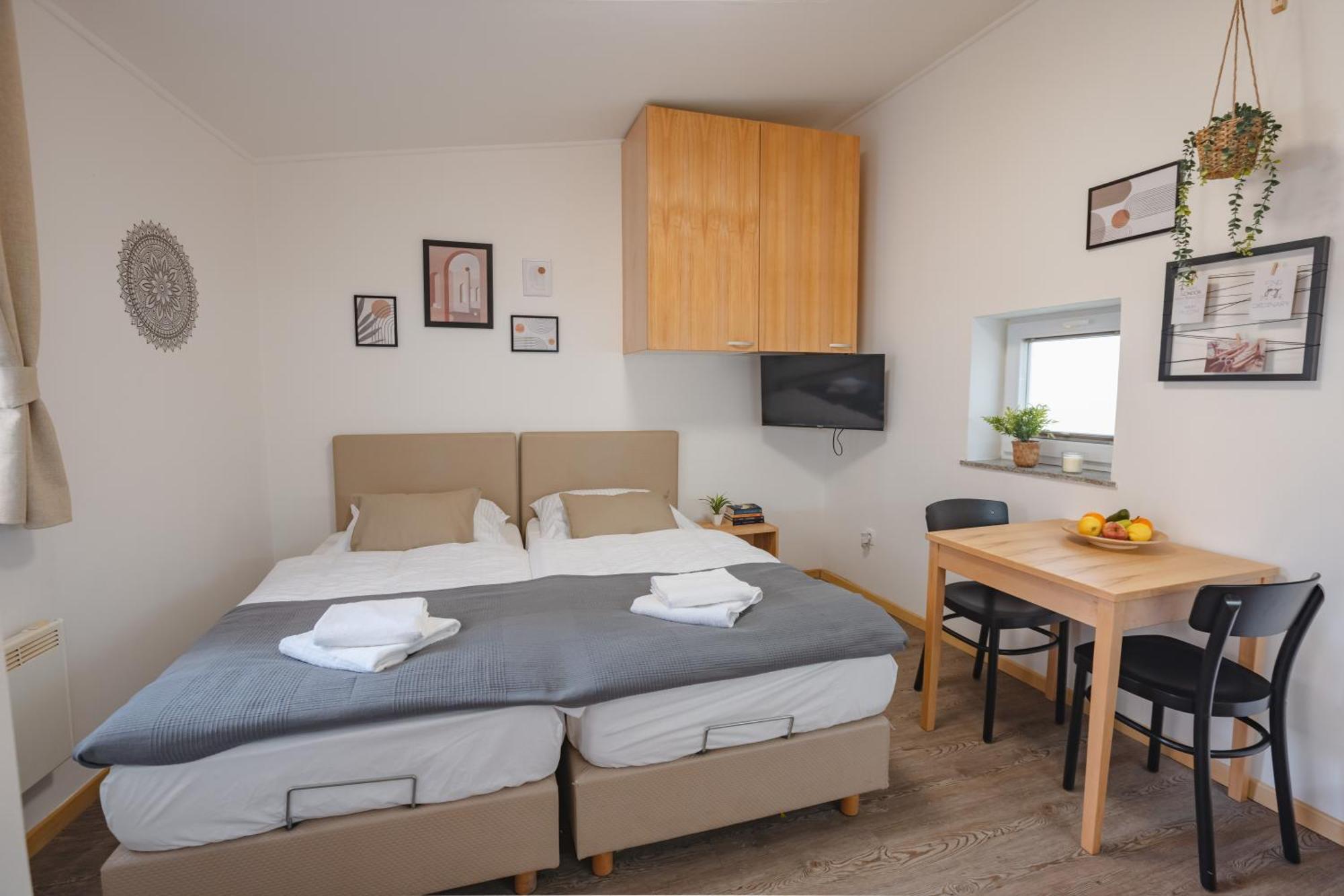Klara Apartment *